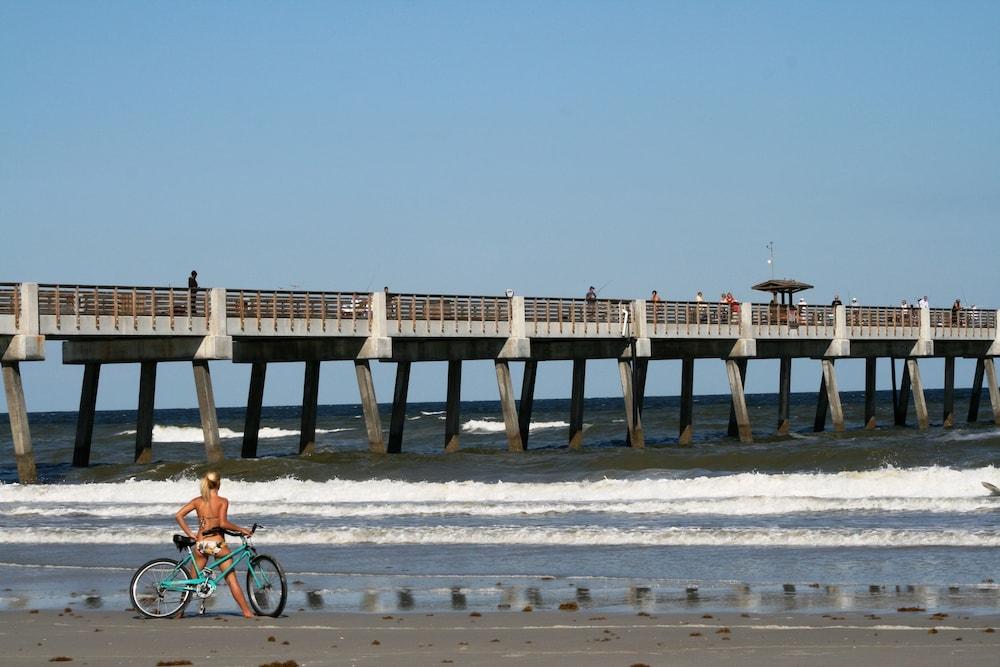 Best Western Oceanfront Jacksonville Beach Exterior photo